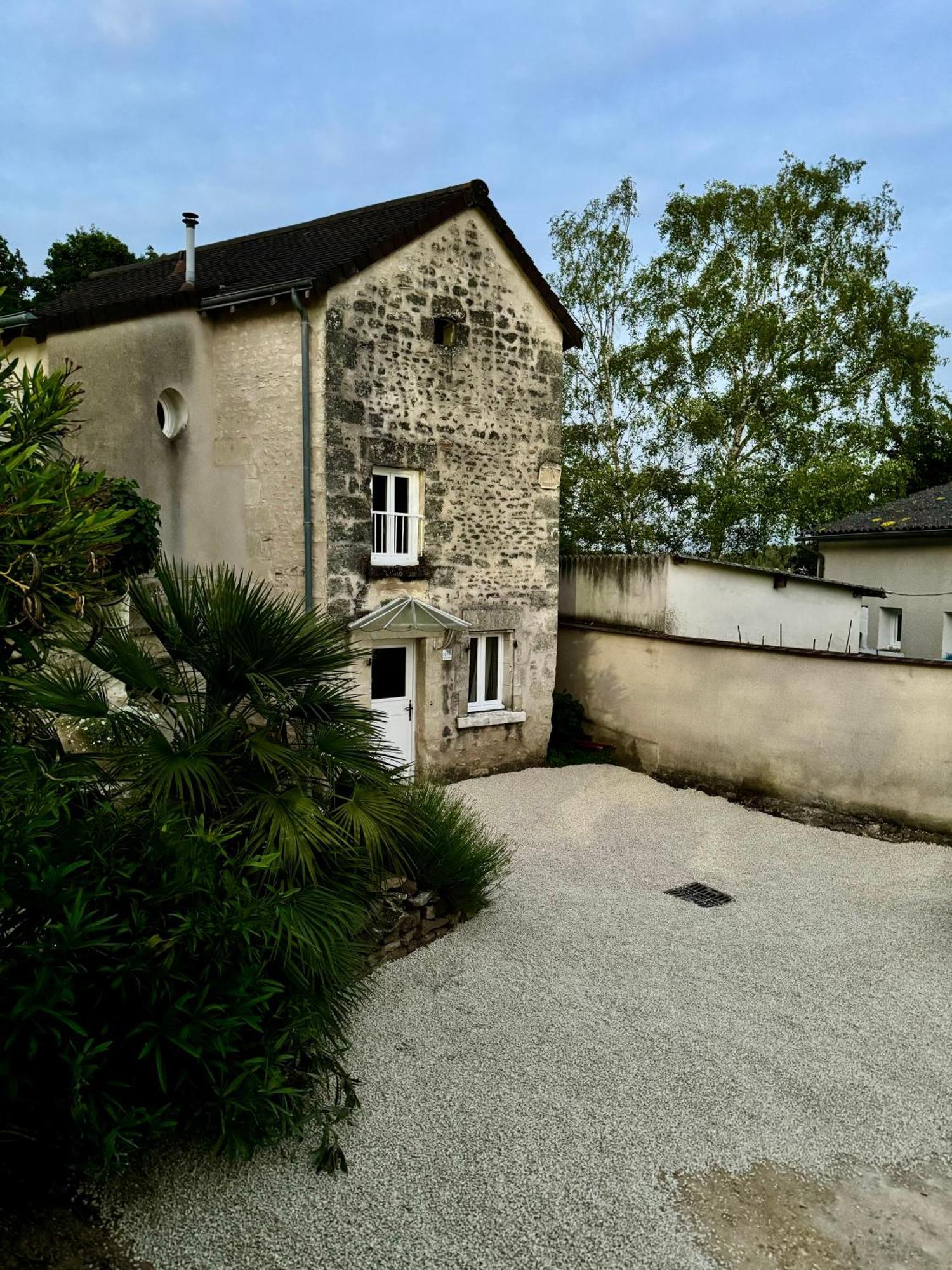 Gite - Petite Maison Proche Du Futuroscope Beaumont  Dış mekan fotoğraf
